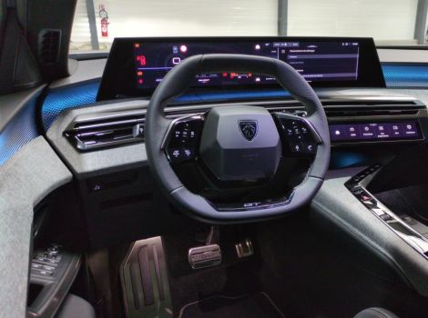 Peugeot 5008 HYBRID 145 CH BVA E-DCS6 7PL GT