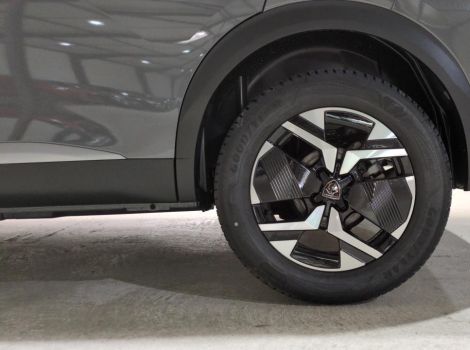 Peugeot 2008 HYBRID 145 BVA E-DCS6 ALLURE SUREQUIPE (NAVI, CAMERA 360, DRIVE ASSIST PLUS, SIEGES CHAUFFANTS)