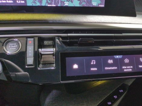 Peugeot 3008 HYBRID 145 BVA E-DCS6 ALLURE AVEC GRIP CONTROL ET PACK 360 VISION & DRIVE ASSIST ET NAVI