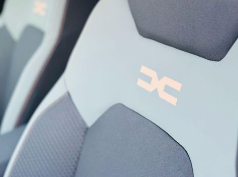 Dacia DUSTER NOUVEAU 4X2 HYBRID 140 CH EXTREME AVEC PACK CITY ET PACK COLD