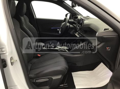 Peugeot 2008 HYBRID 145 GT