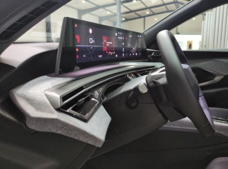 Peugeot 3008 HYBRID 145 BVA E-DCS6 ALLURE AVEC JANTES 19 ET NAVI
