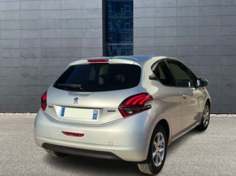 Peugeot 208 82 CH ESSENCE/GPL ORIGINE PEUGEOT ACTIVE AVEC CLIMATISATION ET JANTES ALUMINIUM