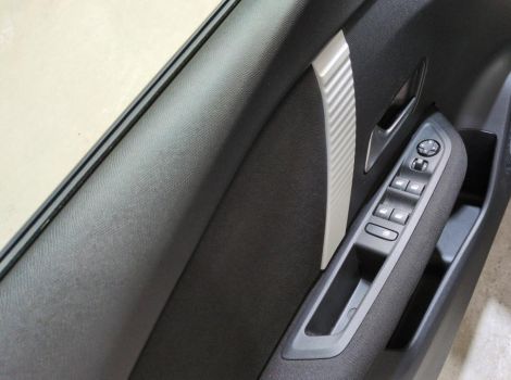 Citroën C4 HYBRIDE 145 CH BVA E-DCS6 PLUS AVEC CAMERA DE RECUL ET NAVI