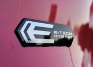 Renault CLIO 6 E TECH 160 CH FULL HYBRID ESPRIT ALPINE AVEC NAVIGATION CAMERA JANTES ALU 18 ET CHARGEUR SMARTPHONE INDUCTION