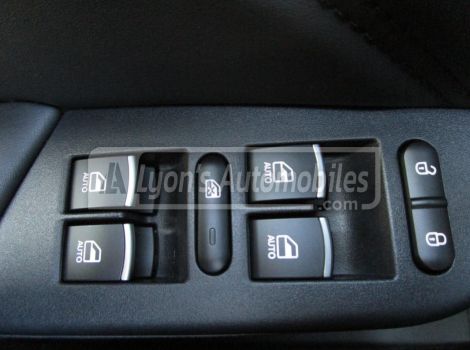 Seres 3 LUXURY 163 CH 120kW SUREQUIPEE AVEC TOIT OUVRANT PANORAMIQUE AUTONOMIE 329 KM