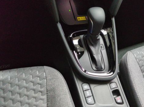 Toyota YARIS CROSS HYBRIDE 130H 2WD BVA DESIGN SUREQUIPE (RADARS AV-AR, SIÈGES CHAUFFANTS, ANGLES MORTS)