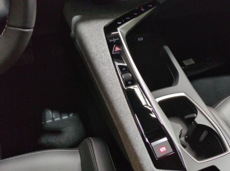 Peugeot 3008 HYBRID 145 BVA E-DCS6 ALLURE AVEC JANTES 19 ET NAVI