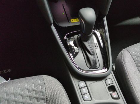 Toyota YARIS CROSS HYBRIDE 130H 2WD BVA DESIGN SUREQUIPE (RADARS AV-AR, SIÈGES CHAUFFANTS, ANGLES MORTS)
