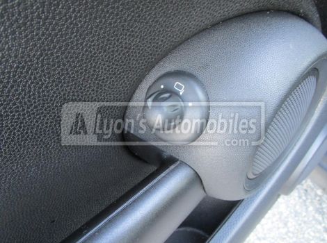 Mini MINI 95 CH SERIE ONE PK SALT BVA AVEC CLIMATISATION AUTOMATIQUE ET RADAR DE RECUL