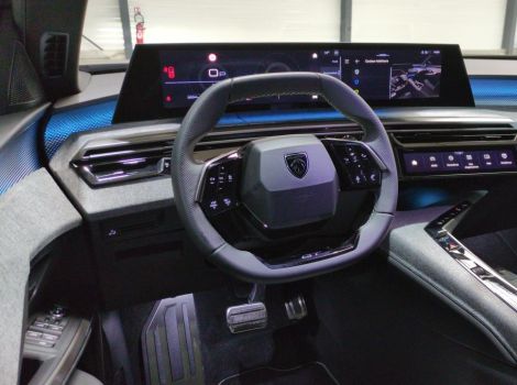 Peugeot 5008 HYBRID 145 CH BVA E-DCS6 7PL GT