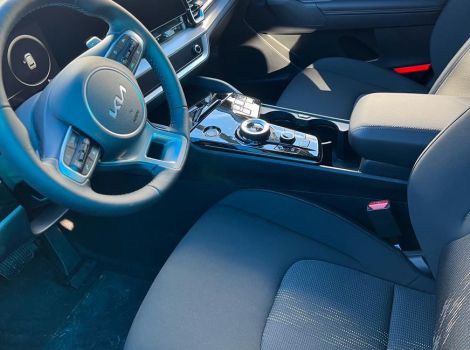 Kia SPORTAGE 1.6 T-GDI 150 CH MHEV DCT7 STYLE PACK AVEC NAVIGATION JANTES ALU 18 TABLEAU DE BORD SUPERVISION 12.3"