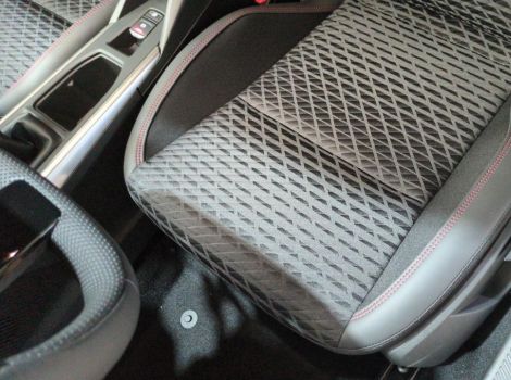 Renault CLIO 6 TCE 115 CH BVM6 TECHNO AVEC SIEGES CHAUFFANTS