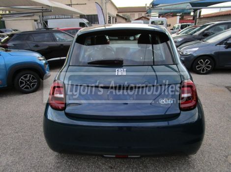 Fiat 500 NOUVELLE 118 CH ICON ÉLECTRIQUE 87 KW BERLINE AUTONOMIE 322 KM