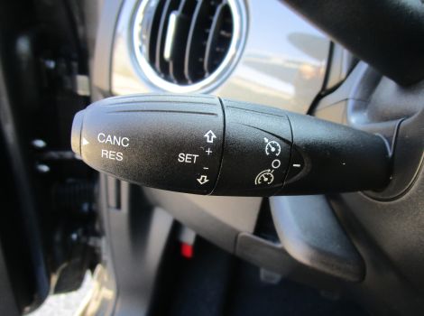 Fiat 500 1.0 HYBRID 70 CH SPORT TOIT PANORAMIQUE AVEC APPLE CARPLAY ET RADARS ARRIERE