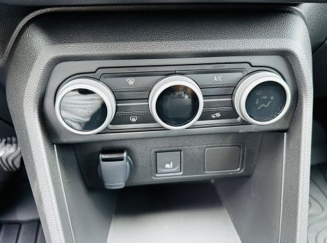 Dacia NOUVEAU JOGGER ECO-G 100 CH EXTREME 7 PLACES AVEC PACK CONFORT PLUS DETECTION D'ANGLE MORT ET SIEGES CHAUFFANTS