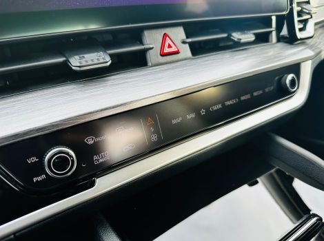 Kia SPORTAGE 1.6 T-GDI 150 CH MHEV DCT7 STYLE PACK AVEC NAVIGATION JANTES ALU 18 TABLEAU DE BORD SUPERVISION 12.3"