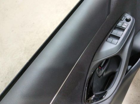 Toyota YARIS CROSS HYBRIDE 130H 2WD BVA DESIGN SUREQUIPE (RADARS AV-AR, SIÈGES CHAUFFANTS, ANGLES MORTS)